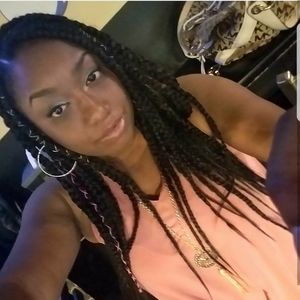 Meet your Posher, Constance